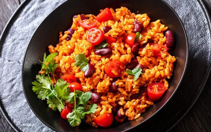 One-Pot Tomato Basil Rice look